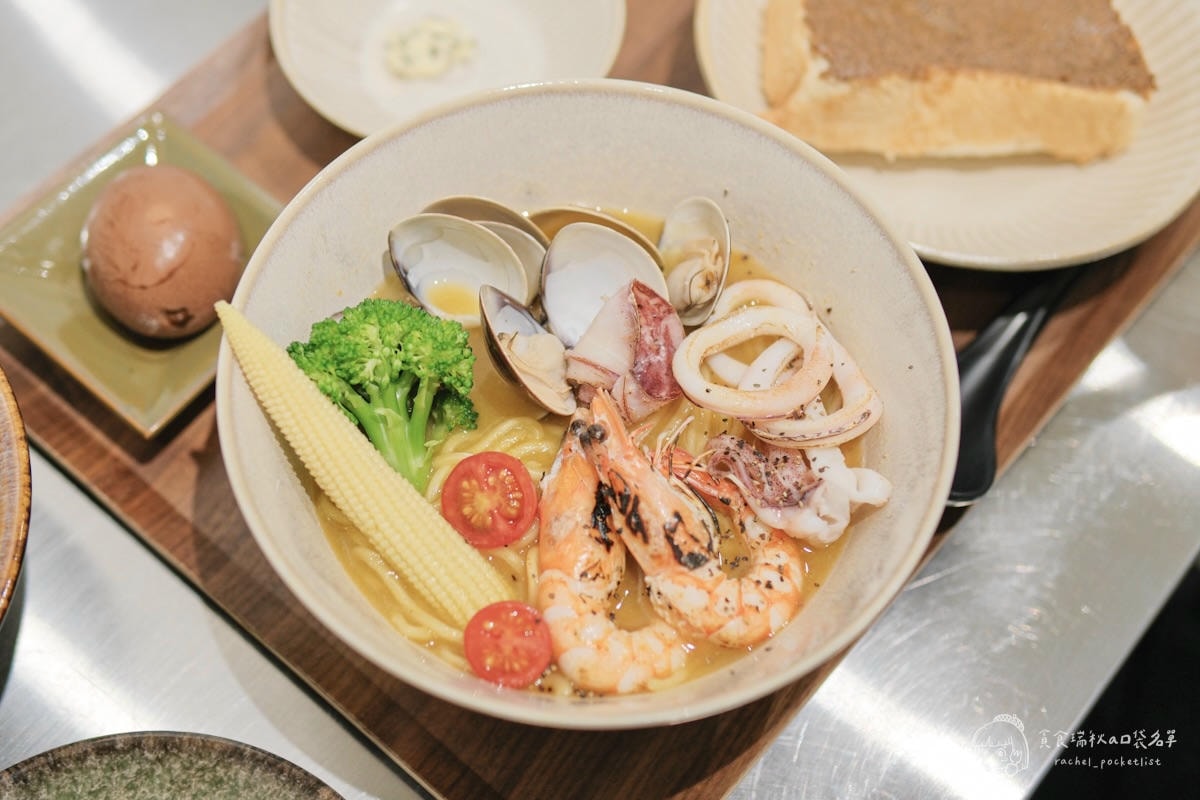 灣guán濃湯麵|第六季在地特色菜單登場!美式復古風格濃湯麵一吃愛上!台中勤美美食推薦 - 第24張圖 灣guán濃湯麵|第六季在地特色菜單登場!美式復古風格濃湯麵一吃愛上!台中勤美美食推薦