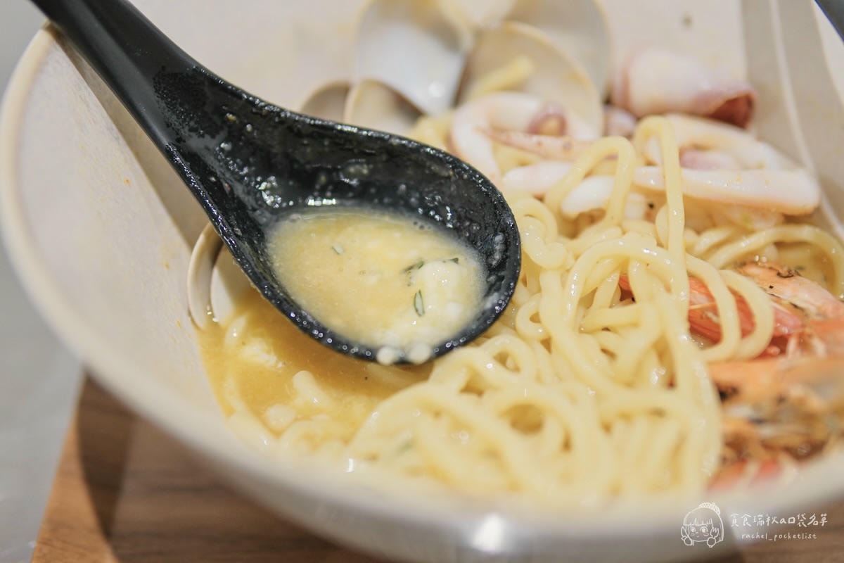 灣guán濃湯麵|第六季在地特色菜單登場!美式復古風格濃湯麵一吃愛上!台中勤美美食推薦 - 第17張圖 灣guán濃湯麵|第六季在地特色菜單登場!美式復古風格濃湯麵一吃愛上!台中勤美美食推薦