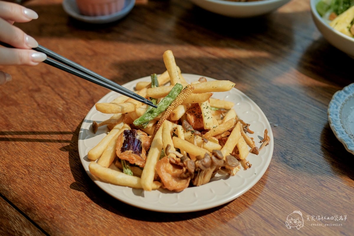 食久茶事｜台中大里早午餐推薦！玻璃貨櫃屋咖啡廳 早午餐義大利麵、甜點飲品一次滿足