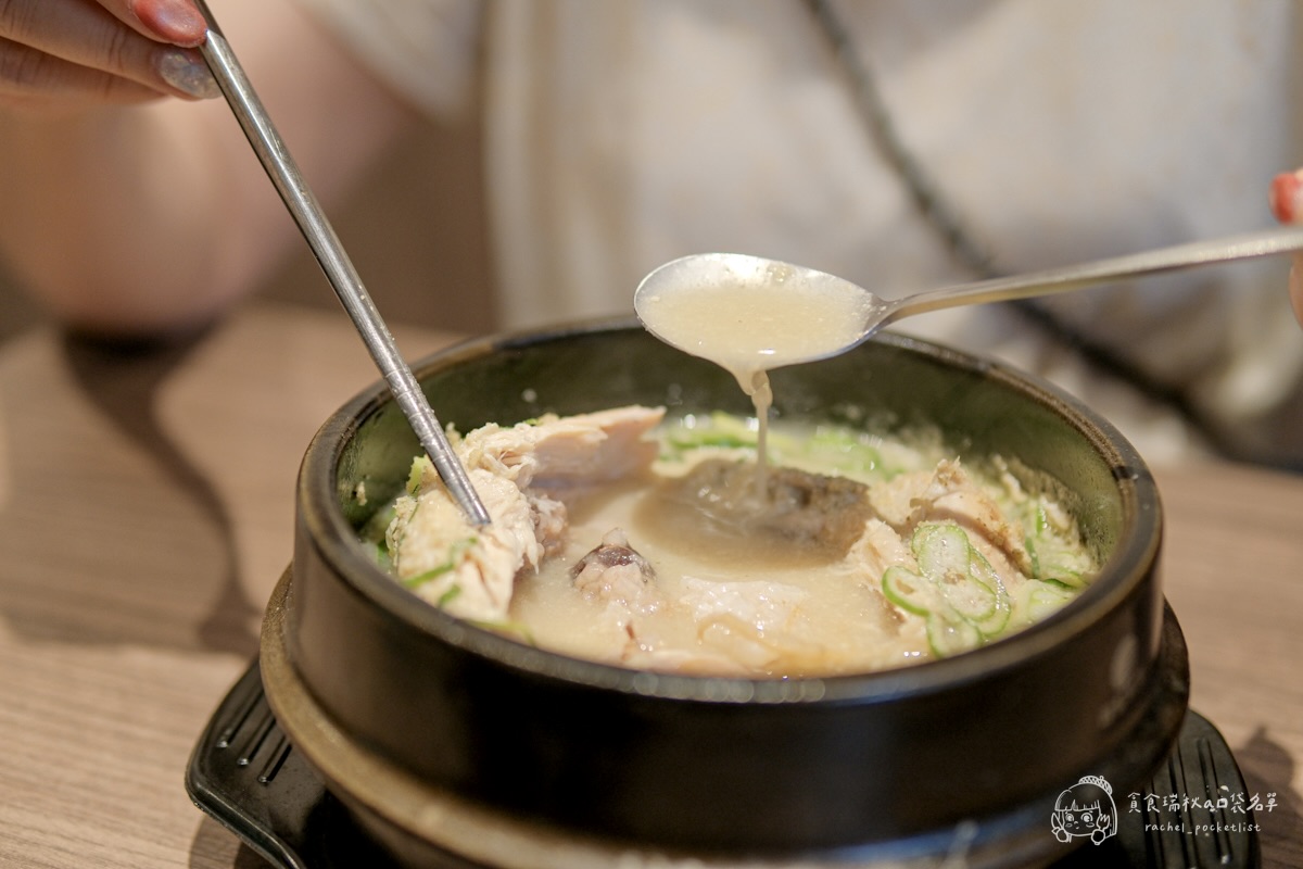百年土種蔘雞湯 台中文心店|米其林指南連三年入選的弘大人氣蔘雞湯!海外首店來台中啦!鮮土雞燉湯暖胃又滋補 - 第29張圖 百年土種蔘雞湯 台中文心店|米其林指南連三年入選的弘大人氣蔘雞湯!海外首店來台中啦!鮮土雞燉湯暖胃又滋補