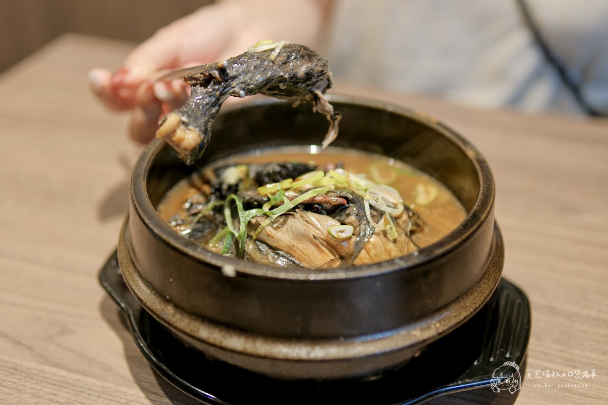 百年土種蔘雞湯 台中文心店|米其林指南連三年入選的弘大人氣蔘雞湯!海外首店來台中啦!鮮土雞燉湯暖胃又滋補 - 第33張圖 百年土種蔘雞湯 台中文心店|米其林指南連三年入選的弘大人氣蔘雞湯!海外首店來台中啦!鮮土雞燉湯暖胃又滋補