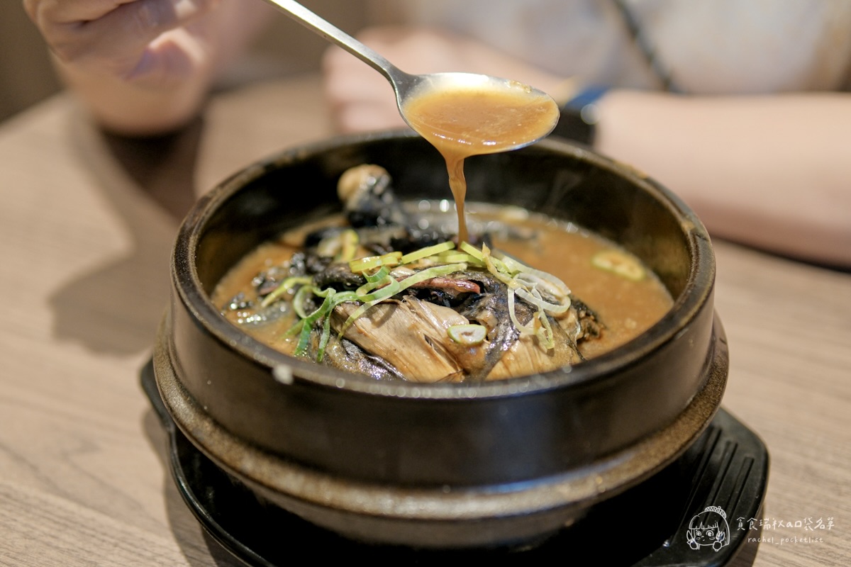 百年土種蔘雞湯 台中文心店｜米其林指南連三年入選的弘大人氣蔘雞湯！海外首店來台中啦！鮮土雞燉湯暖胃又滋補