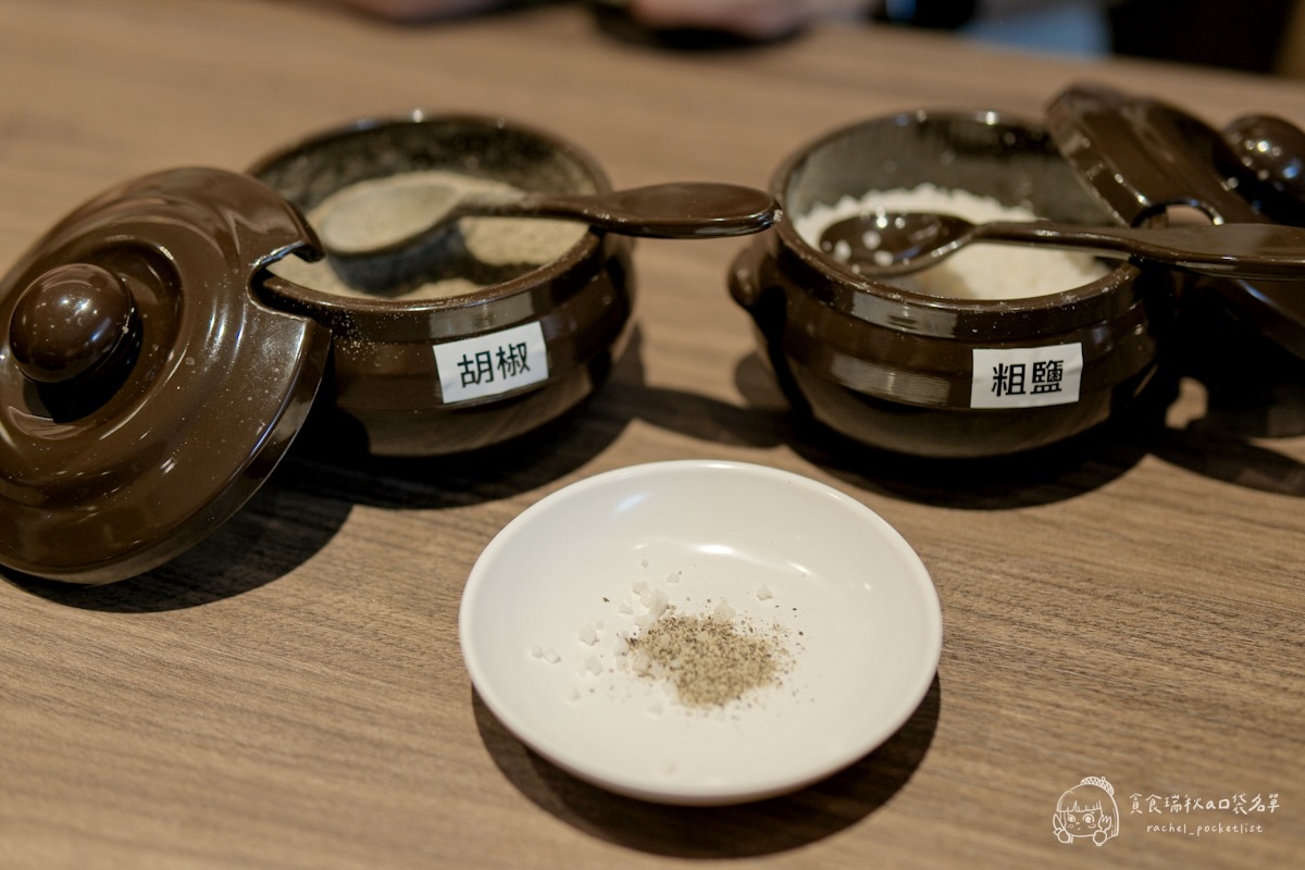 百年土種蔘雞湯 台中文心店|米其林指南連三年入選的弘大人氣蔘雞湯!海外首店來台中啦!鮮土雞燉湯暖胃又滋補 - 第24張圖 百年土種蔘雞湯 台中文心店|米其林指南連三年入選的弘大人氣蔘雞湯!海外首店來台中啦!鮮土雞燉湯暖胃又滋補