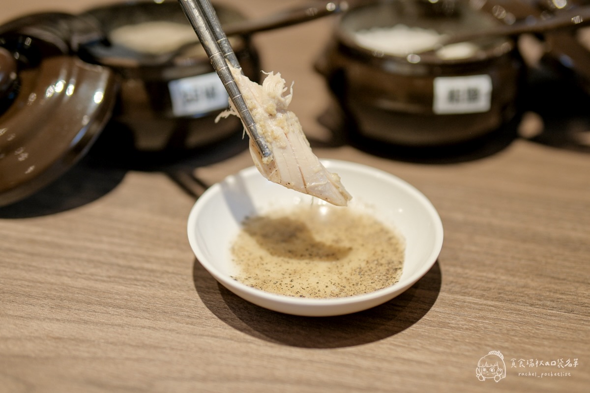百年土種蔘雞湯 台中文心店|米其林指南連三年入選的弘大人氣蔘雞湯!海外首店來台中啦!鮮土雞燉湯暖胃又滋補 - 第25張圖 百年土種蔘雞湯 台中文心店|米其林指南連三年入選的弘大人氣蔘雞湯!海外首店來台中啦!鮮土雞燉湯暖胃又滋補