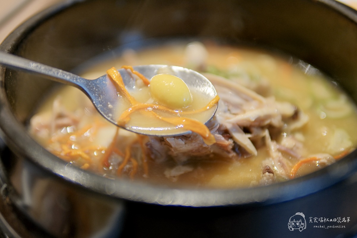 百年土種蔘雞湯 台中文心店|米其林指南連三年入選的弘大人氣蔘雞湯!海外首店來台中啦!鮮土雞燉湯暖胃又滋補 - 第21張圖 百年土種蔘雞湯 台中文心店|米其林指南連三年入選的弘大人氣蔘雞湯!海外首店來台中啦!鮮土雞燉湯暖胃又滋補