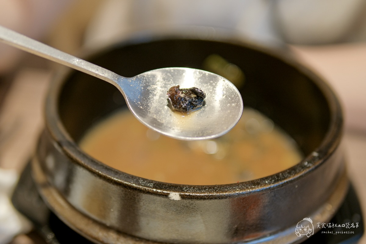 百年土種蔘雞湯 台中文心店|米其林指南連三年入選的弘大人氣蔘雞湯!海外首店來台中啦!鮮土雞燉湯暖胃又滋補 - 第34張圖 百年土種蔘雞湯 台中文心店|米其林指南連三年入選的弘大人氣蔘雞湯!海外首店來台中啦!鮮土雞燉湯暖胃又滋補